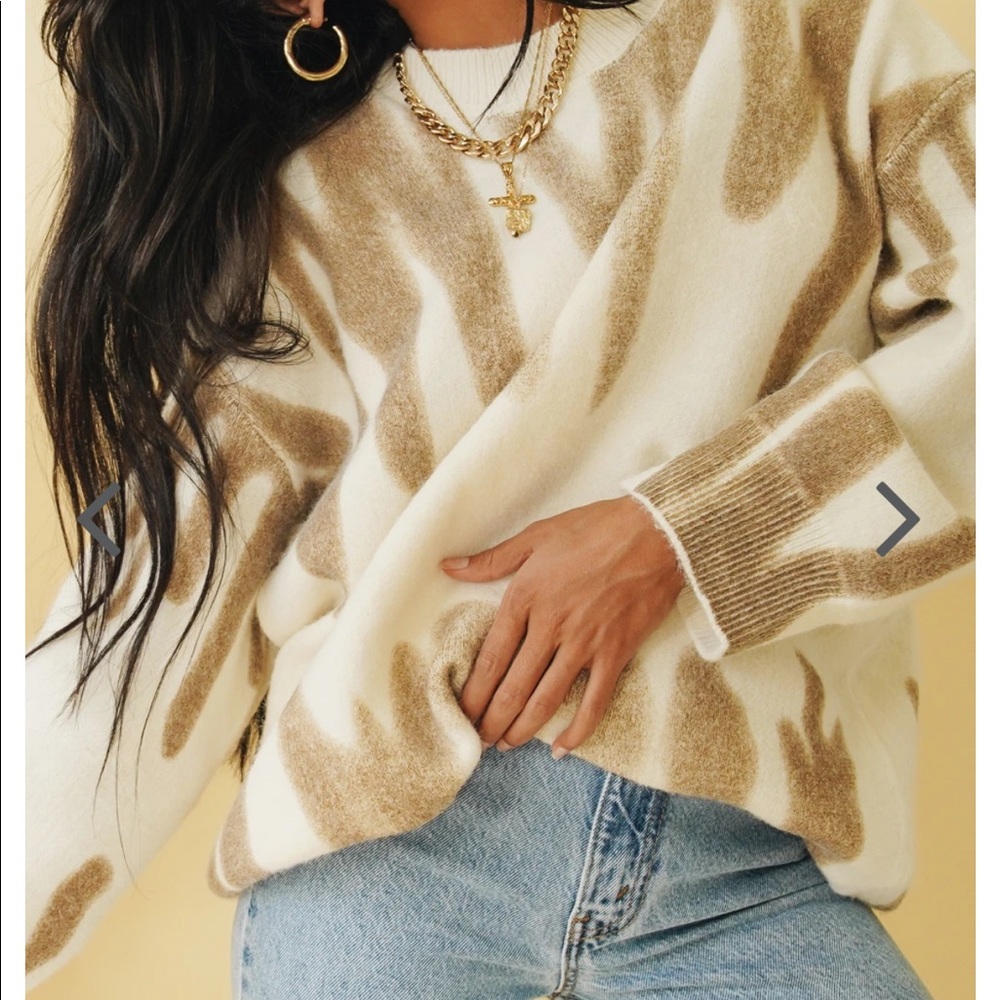 Verge Girl Along the Sidewalk Knit